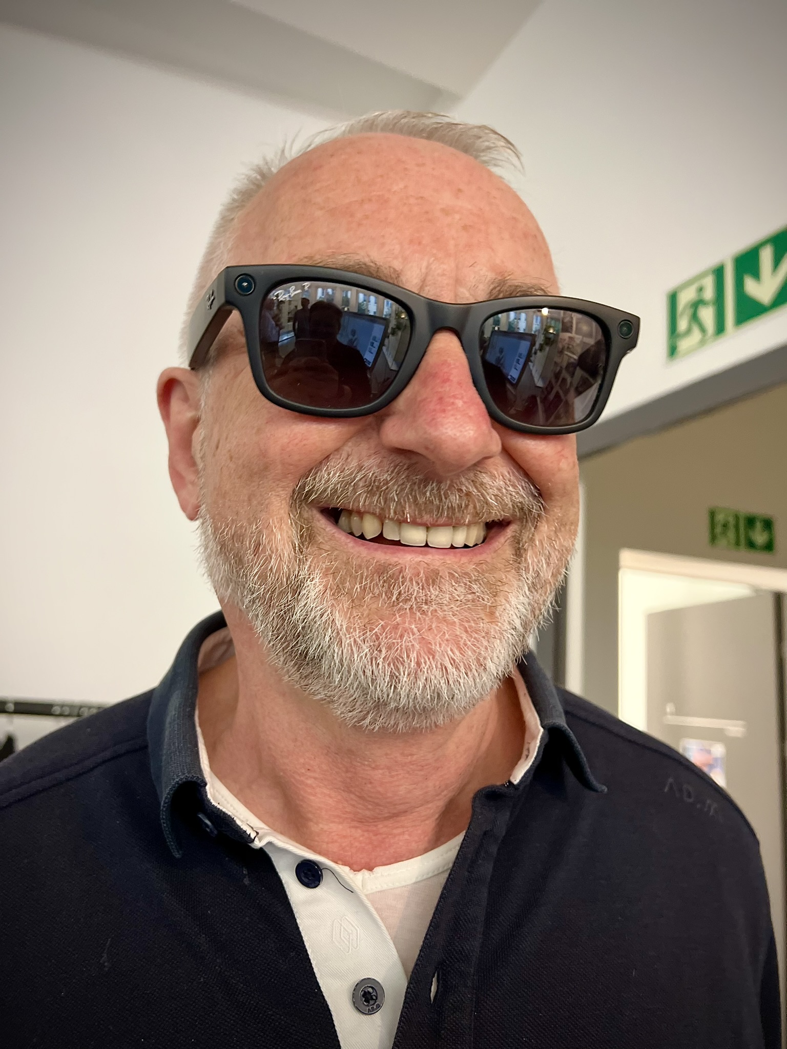 Ray Ban Smartglasses live